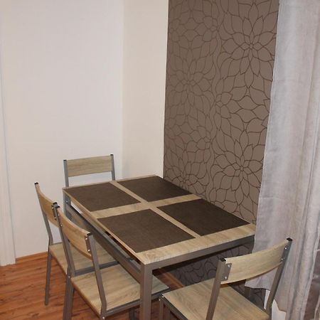 Apartmany Pri Auparku Piest'any Luaran gambar