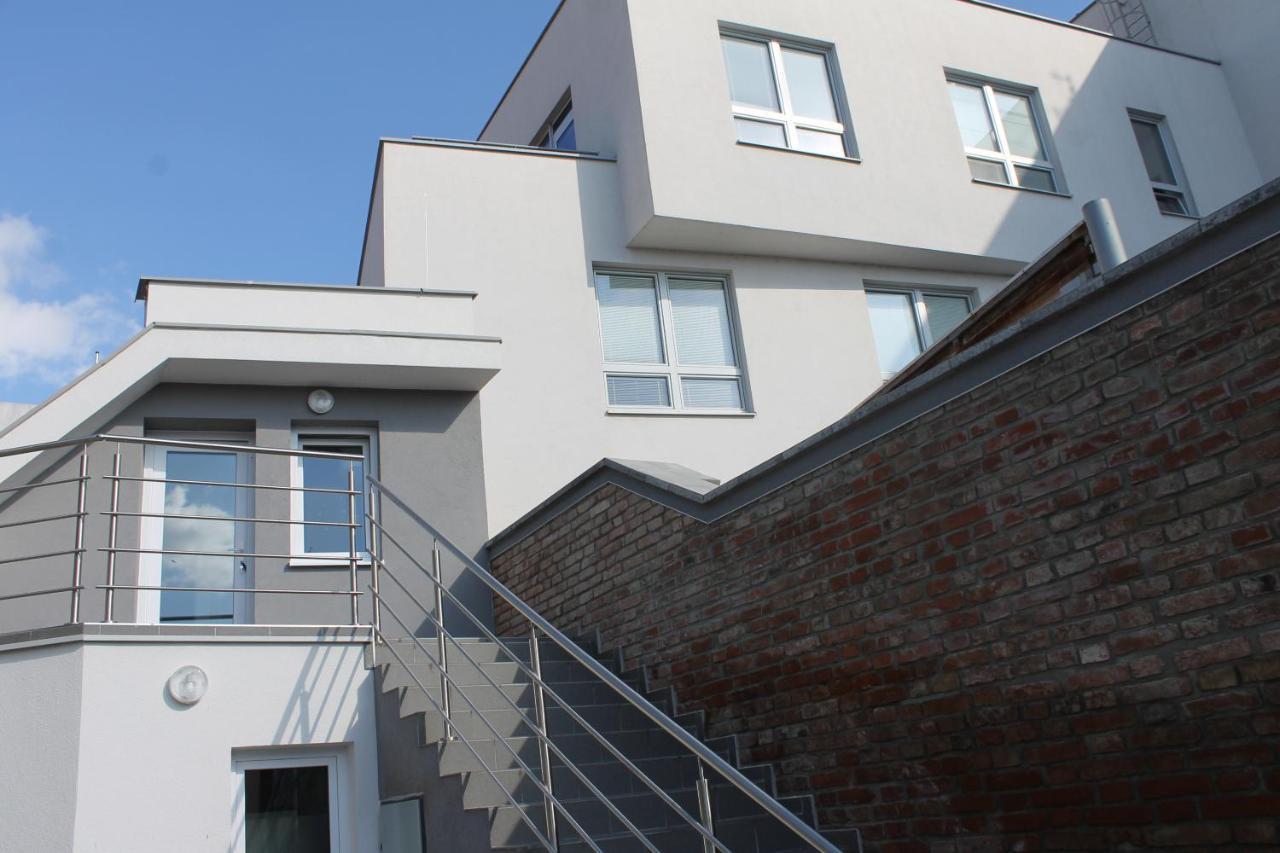 Apartmany Pri Auparku Piest'any Luaran gambar