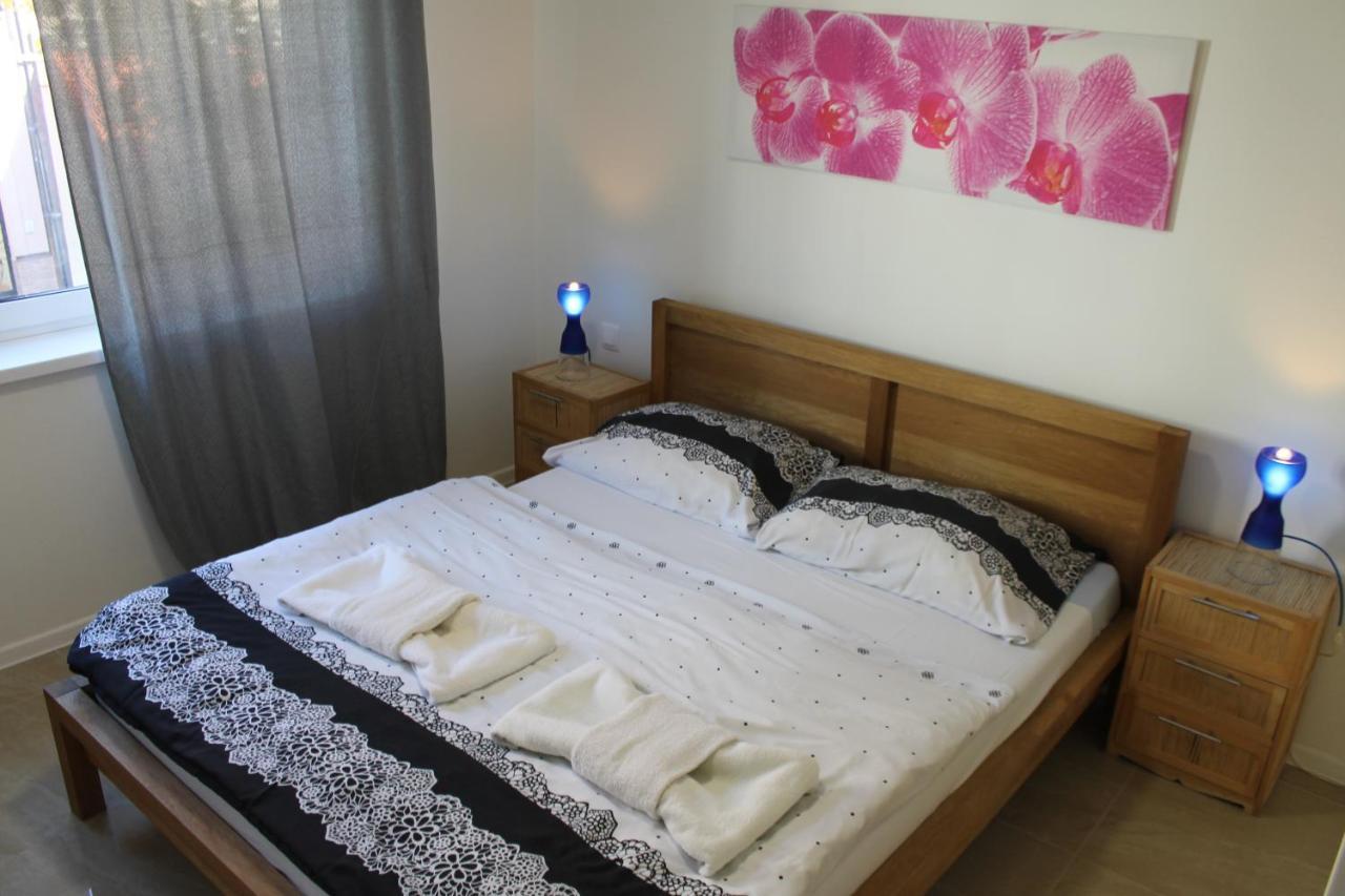 Apartmany Pri Auparku Piest'any Luaran gambar