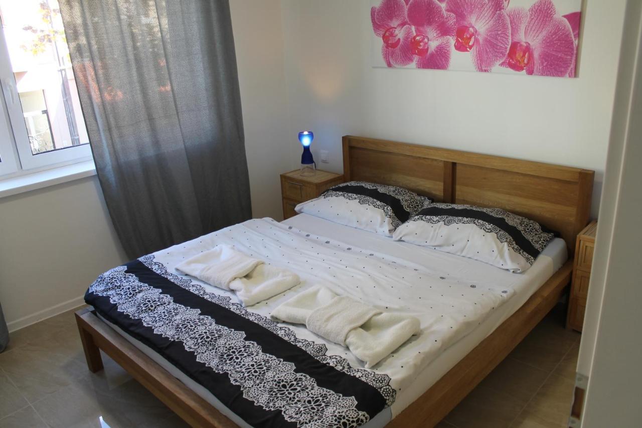 Apartmany Pri Auparku Piest'any Luaran gambar