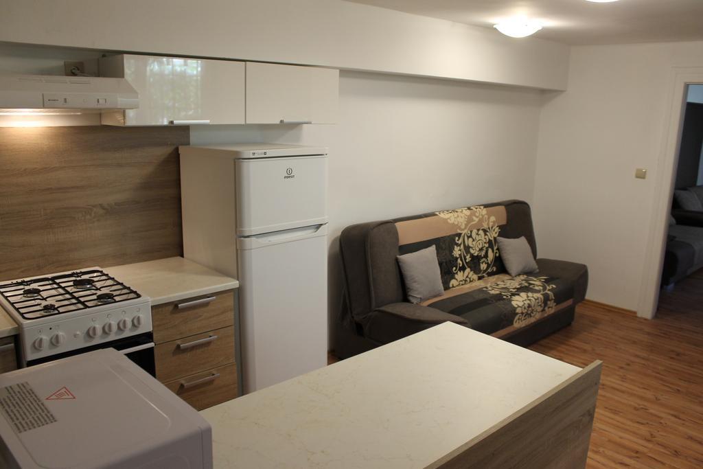 Apartmany Pri Auparku Piest'any Luaran gambar
