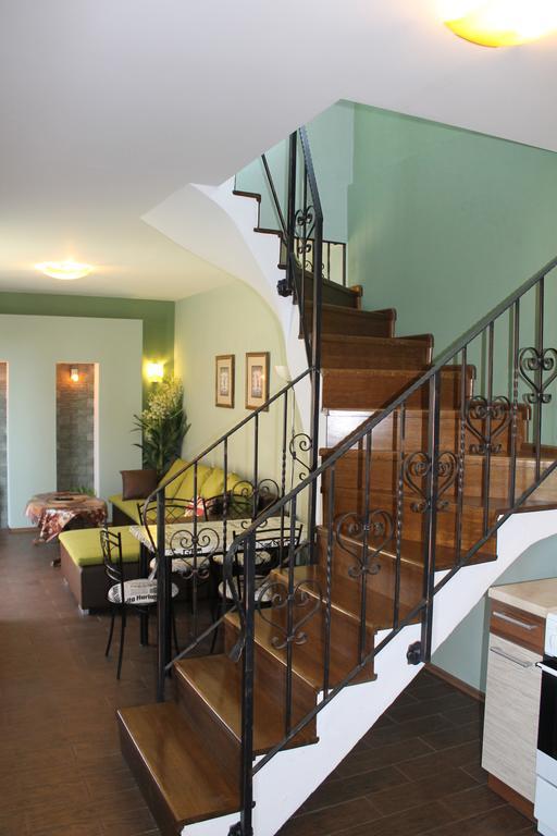 Apartmany Pri Auparku Piest'any Luaran gambar