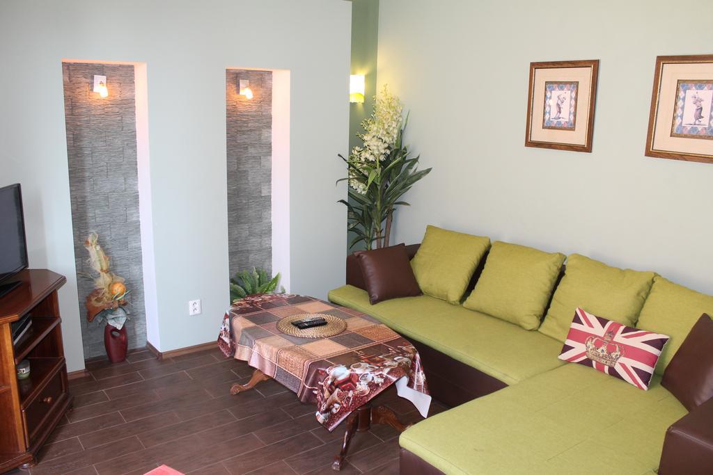Apartmany Pri Auparku Piest'any Luaran gambar